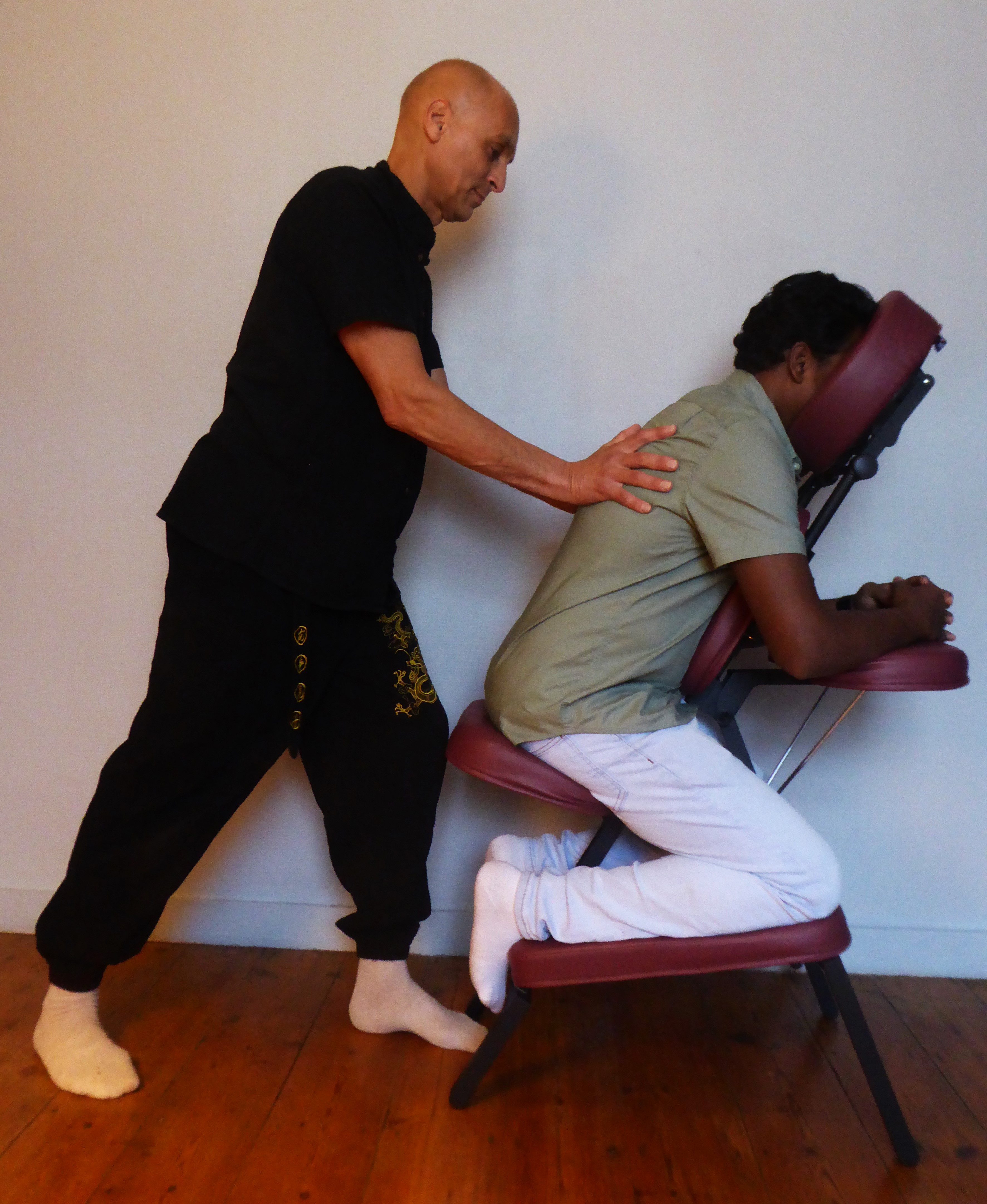 Chaise ergonomique pour massage AMMA assis en entreprise